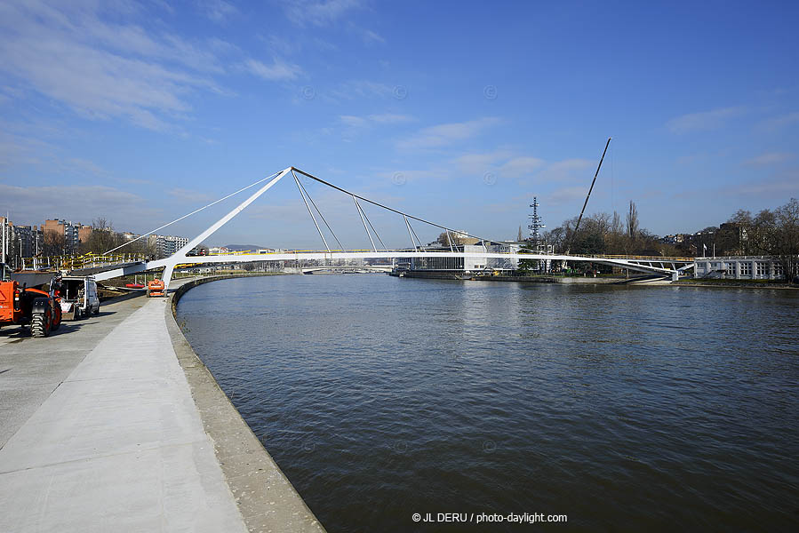 Liège - passerelle sur la Meuse